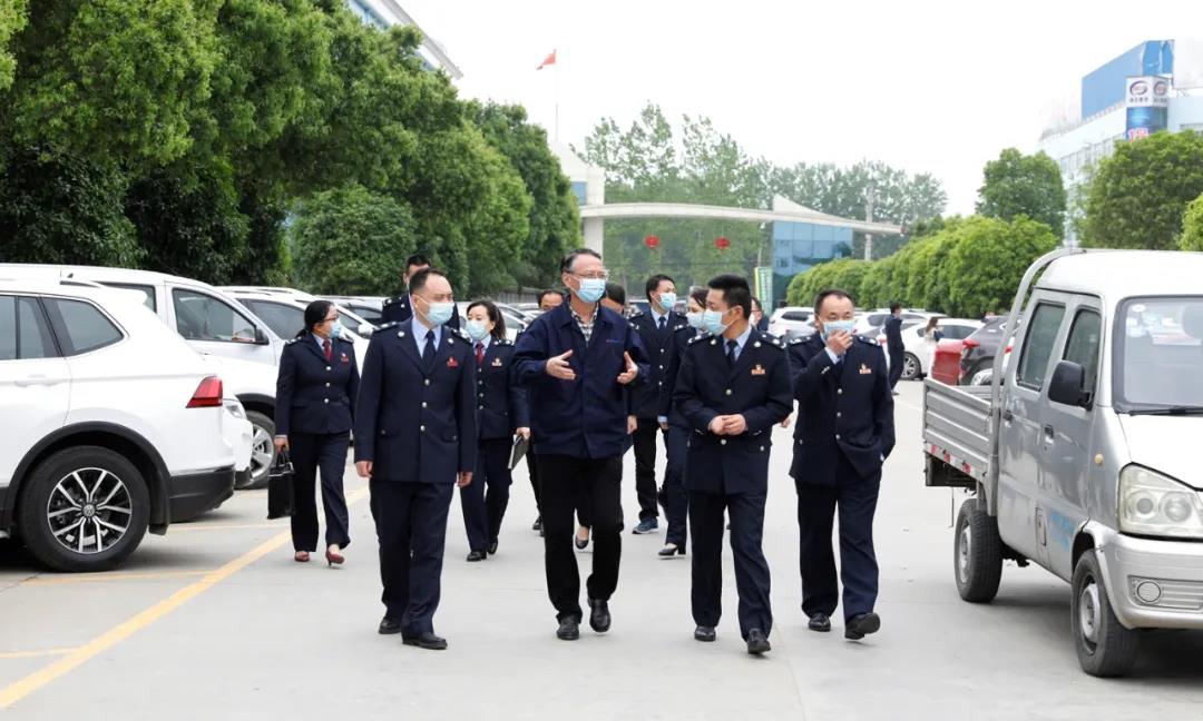 隨州市稅務局與程力汽車集團共同舉辦“減稅費優(yōu)服務，助復產(chǎn)促發(fā)展 ”