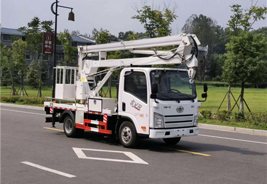 國(guó)六解放V虎13.5米藍(lán)牌高空作業(yè)車(chē)